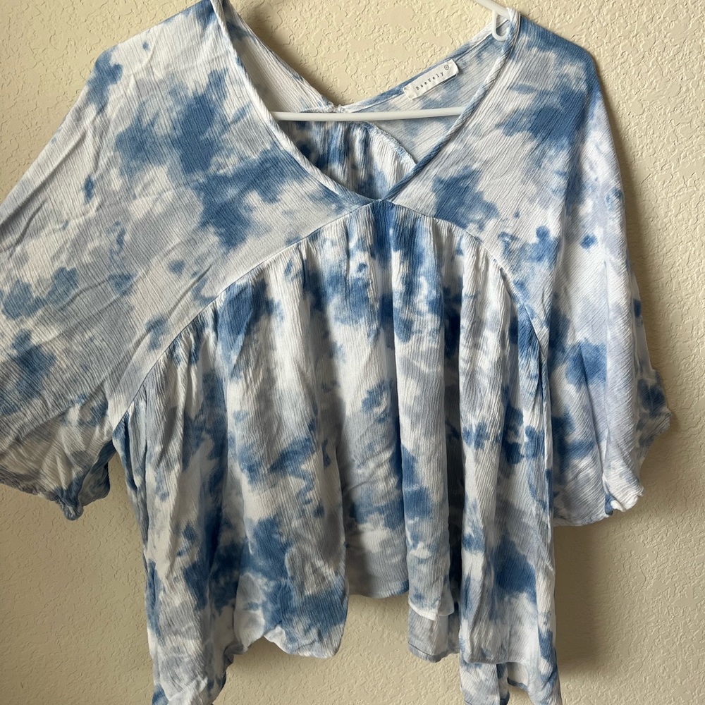 Cloud/Blue and White Tie Dye Flowy Top